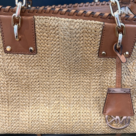 MICHAEL Michael Kors Straw Rosalie Medium Tan and Brown Purse - Picture 4 of 16